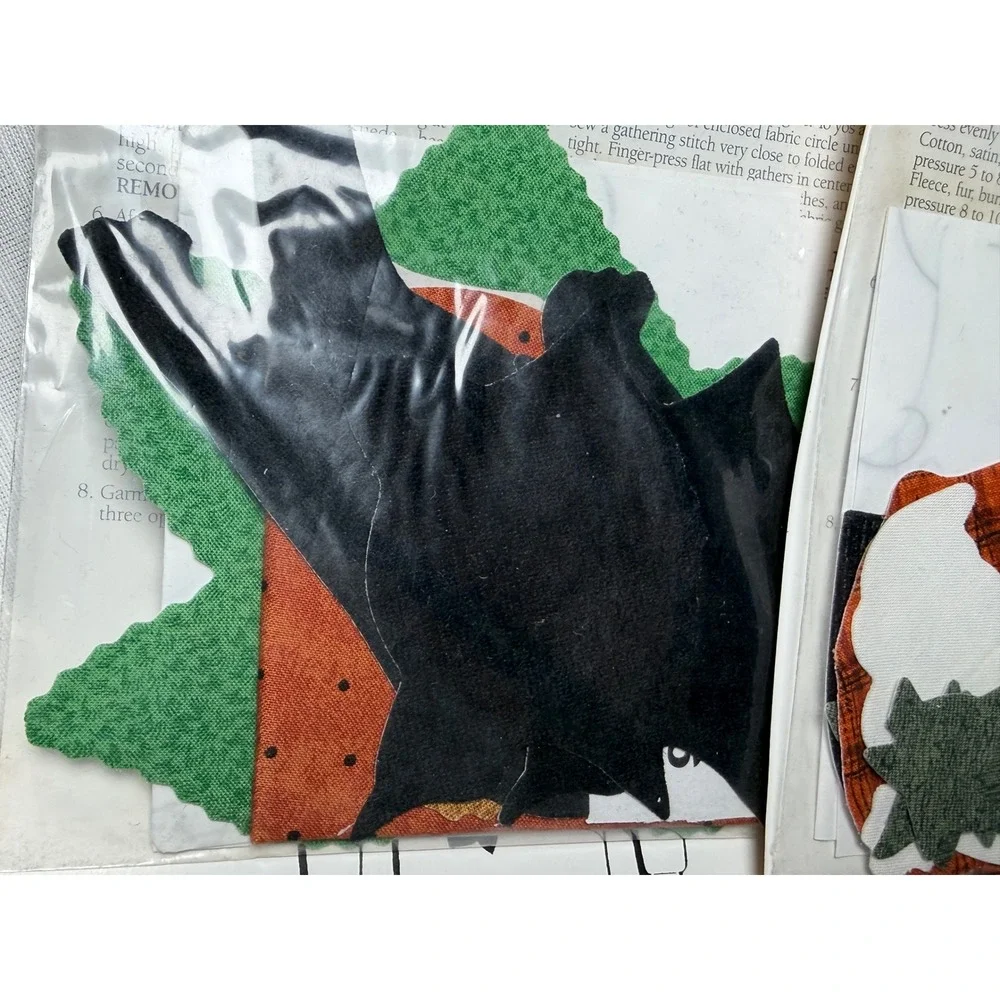 Vintage 1988 Iron-On Innovations Halloween Applique Kits Ghost Pumpkin Cat Set